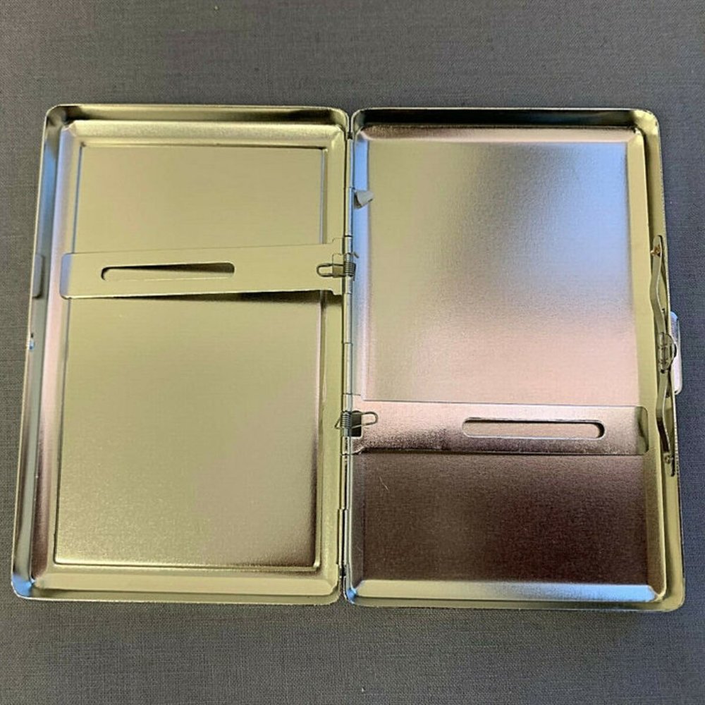 Retro Roots In Hell Cigarette Accessory Case W/Built In Butane Lighter - Picture 3 of 3